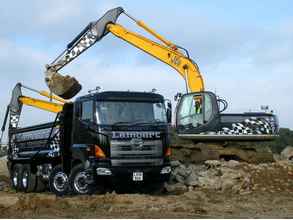 8 Wheeled Tipper
